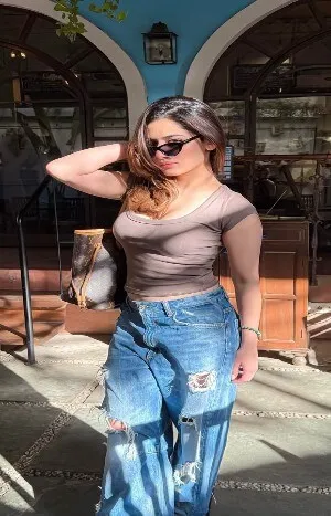 VIP call girl in Sundar Nagar